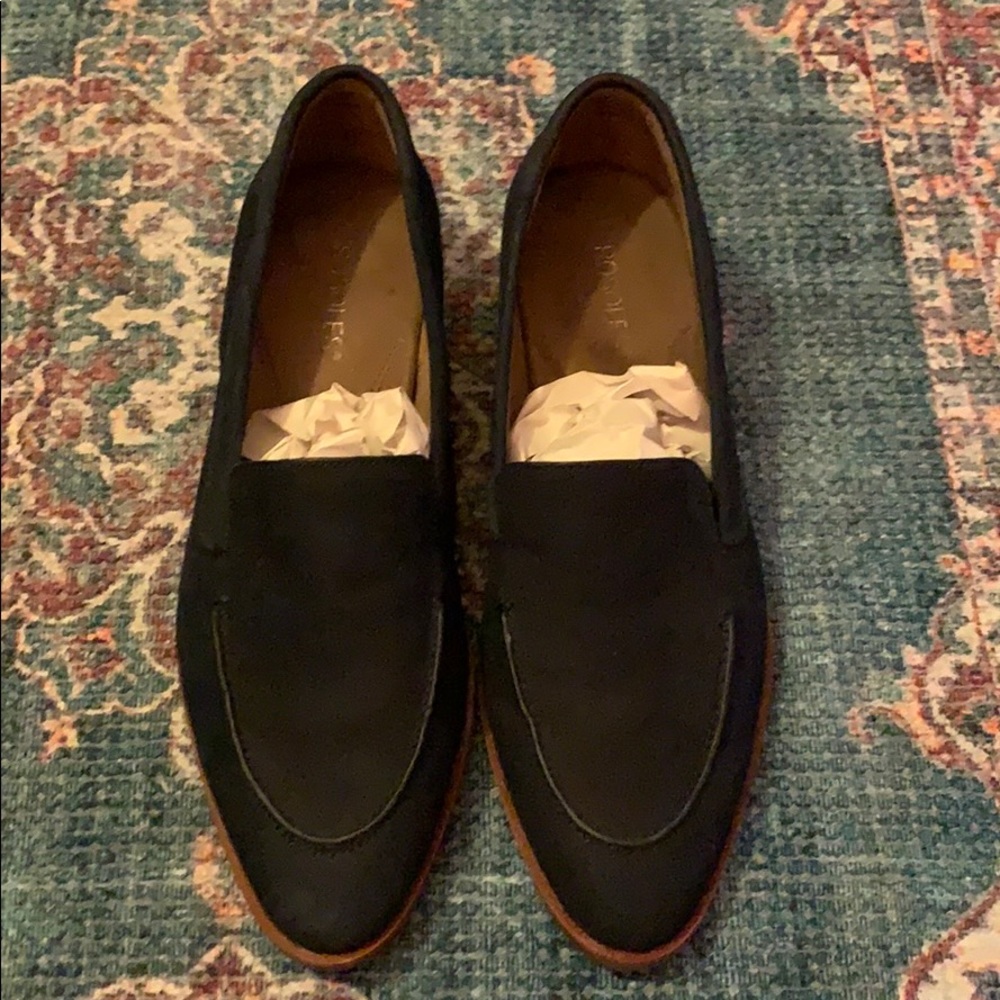 AEROSOLES East Side